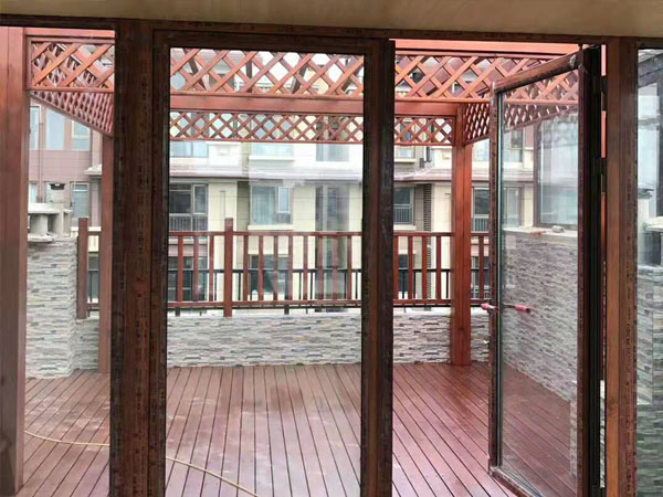 華新山(shān)水(shuǐ)居防腐木(mù)工(gōng)程