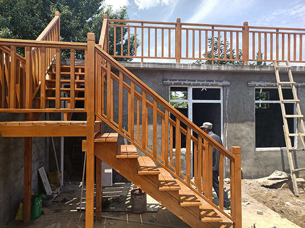 北(běi)張防腐木(mù)樓梯